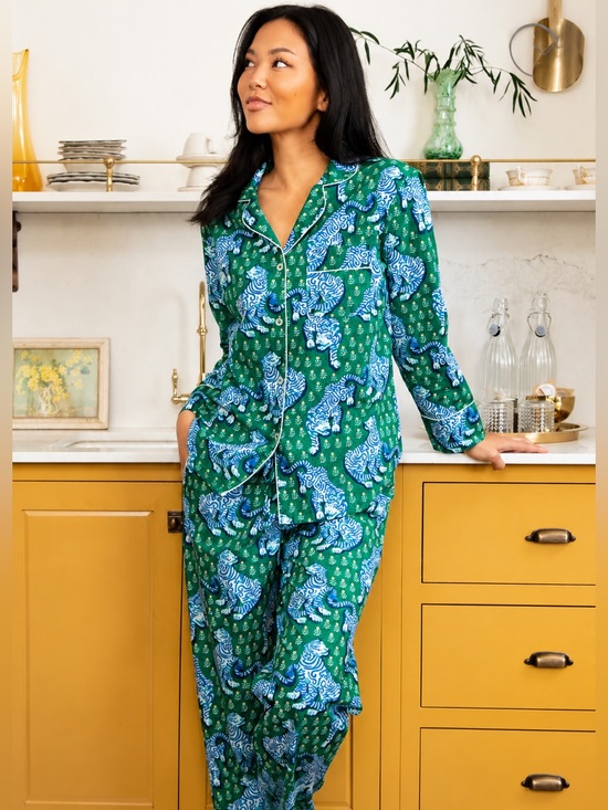 Printfresh Other - NWT Printfresh Tiger Queen Sz M Pajama Set Organic Cotton Green Blue Retail $168